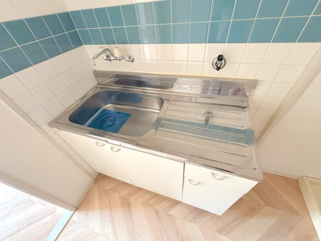 広島市安芸区中野４丁目のアパートのキッチン