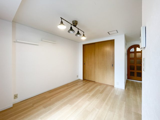 夙川第3コーポラスの居間・リビング|使いやすい居間です