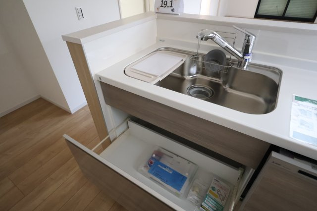 《仲介手数料無料》練馬区三原台２丁目17-22(全1戸)新築一戸建てずっとプラスのキッチン|撮影日 2025年11月29日 12:50 晴れ