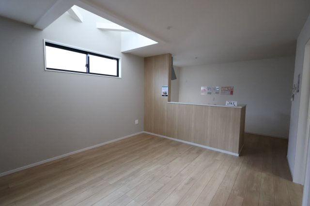 《仲介手数料無料》練馬区三原台２丁目17-22(全1戸)新築一戸建てずっとプラスの居間・リビング|撮影日 2025年11月29日 12:50 晴れ