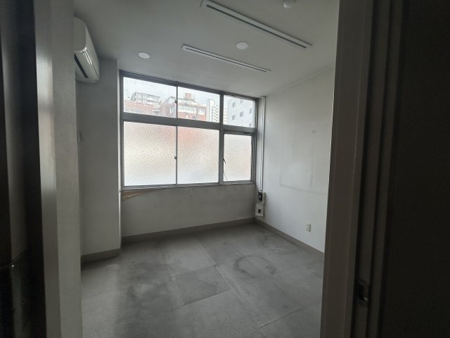 東町ビル　2階の居間・リビング