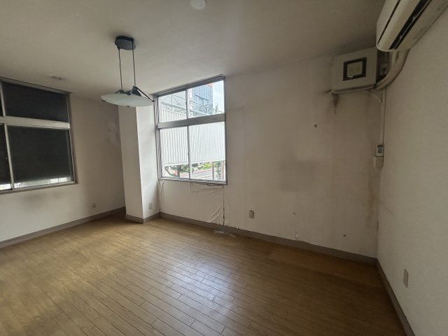 東町ビル　2階の居間・リビング