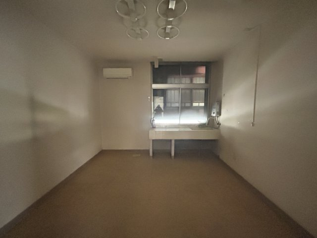 東町ビル　2階の居間・リビング