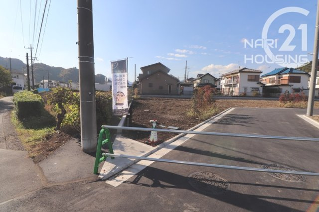 【前面道路含む現地写真】 | あきる野市伊奈　売地　全16区画　8号区 | 前面道路は開発道路になります！