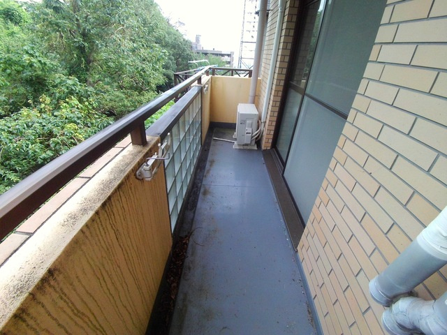 エール箕岡のバルコニー