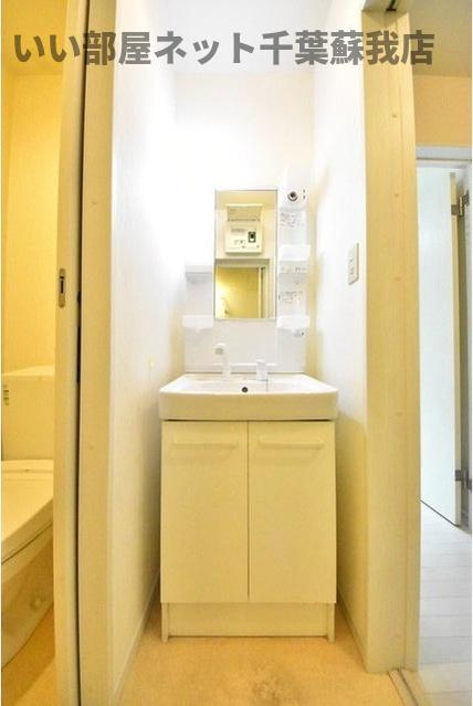 フォレストツインハウスⅡA棟の洗面所|スペースが確保できる洗面所です