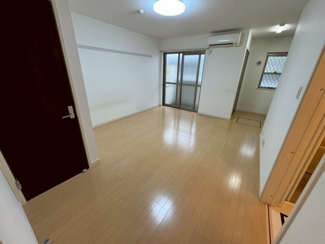 エミネンス蛍池の居間・リビング