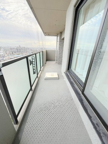 ライオンズプラザ三郷のバルコニー|南東向きのバルコニー