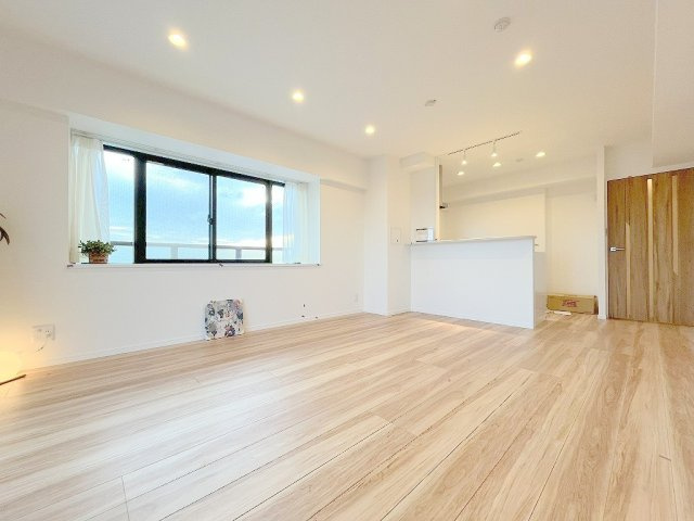 ライオンズプラザ三郷の居間・リビング|家族団らんで過ごすリビングは15.6帖の広さを確保