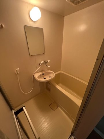 コーポアズールⅠの浴室|身支度もバスタイムも、すっきり完結。