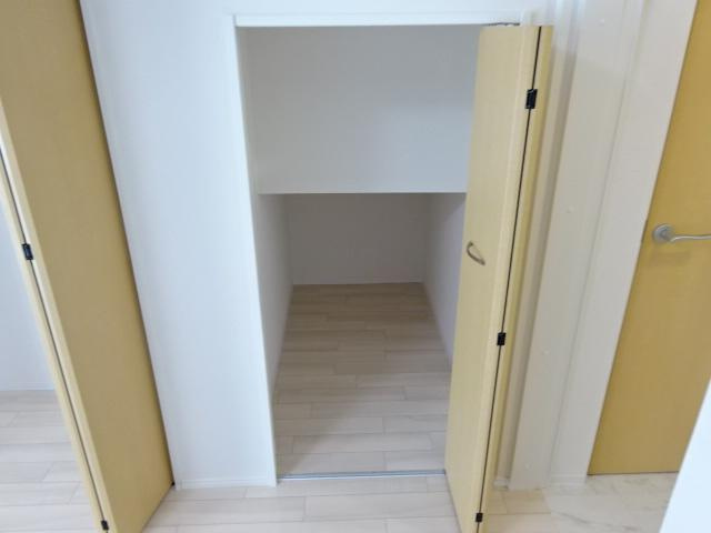 フォーレスト　ガーデンの収納|階段下収納