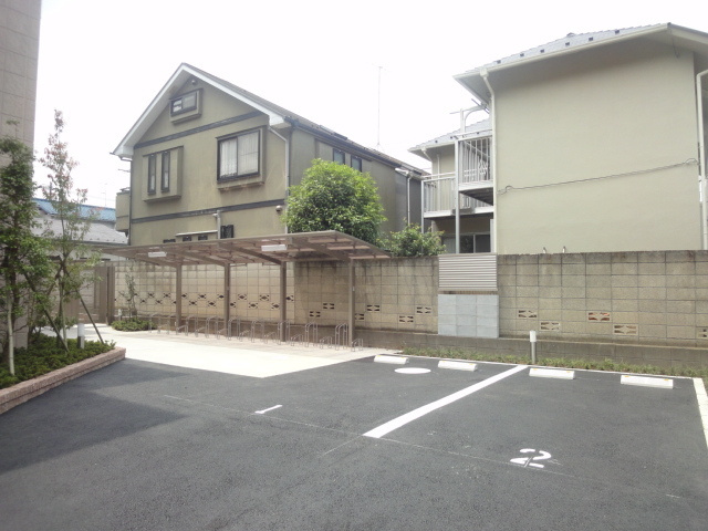 サンメゾン宮前の駐車場|★敷地内駐車場★