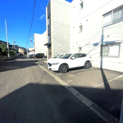 ヴィラージュリバーの駐車場