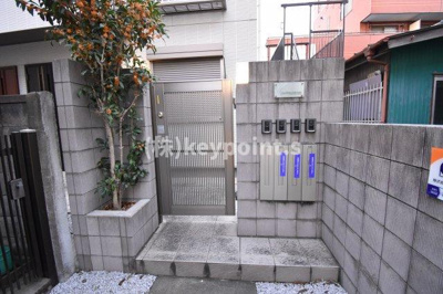 【エントランス】 | カーサ　ビアンカ　トキワダイ