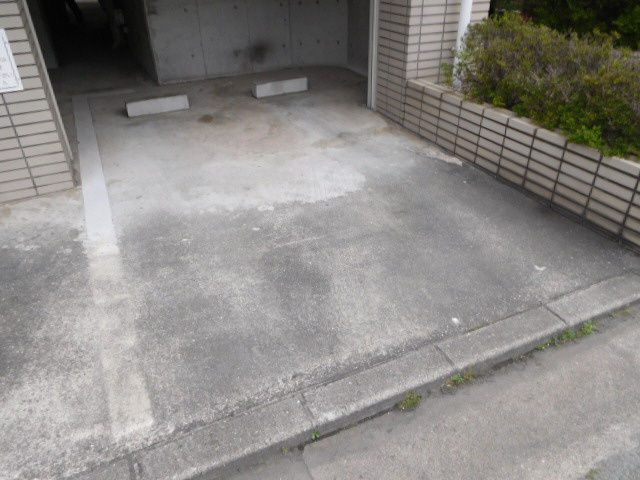 ベルトピア手柄Ⅲの駐車場