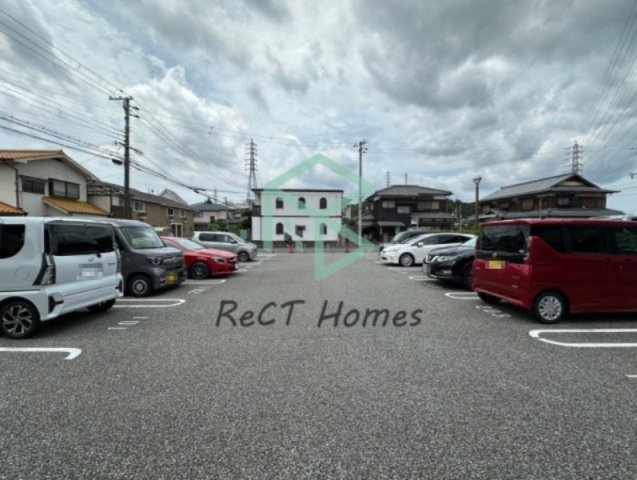 姫路市西今宿５丁目の賃貸マンションの駐車場