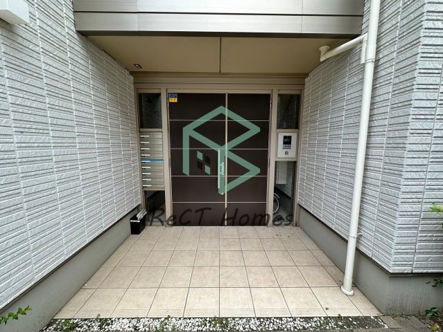 姫路市西今宿５丁目の賃貸マンションのエントランス