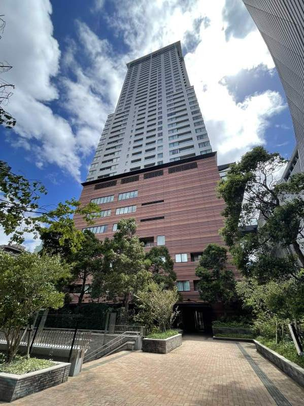 クロスエアタワー