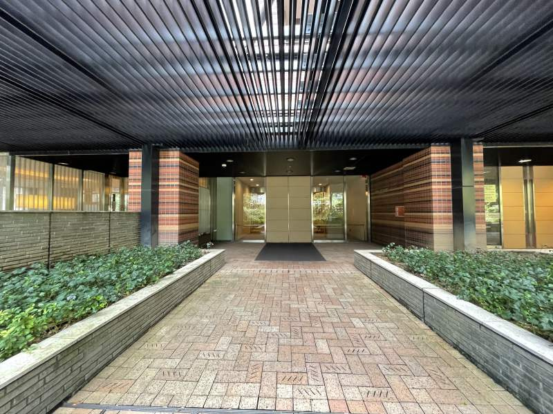 クロスエアタワーのエントランス