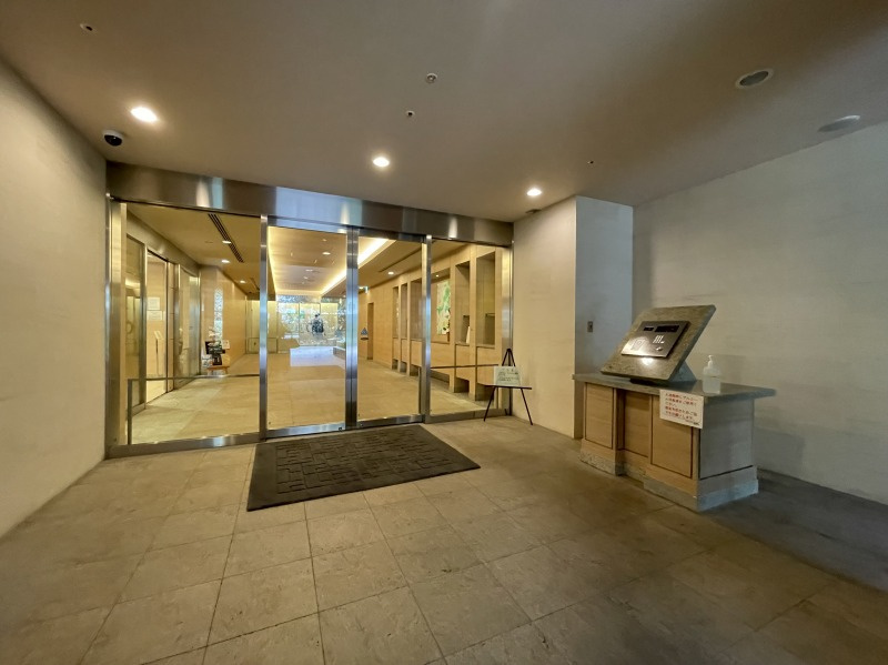 クロスエアタワーのロビー