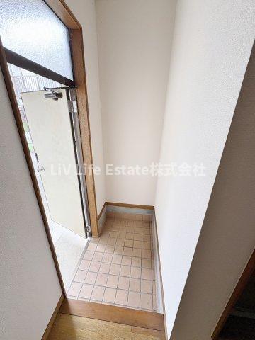 コーポハナブサの玄関