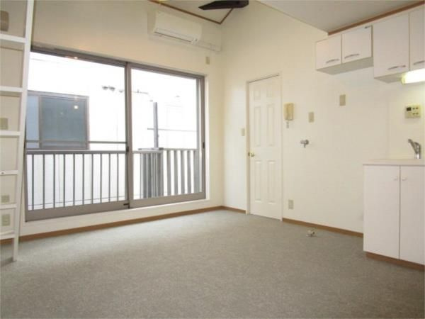 メゾンコーワの居間・リビング