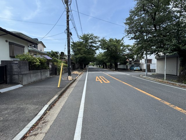 松戸市小金原４丁目新築戸建【根木内小学校：8分】の周辺|西側前面道路・幅員約12ｍ