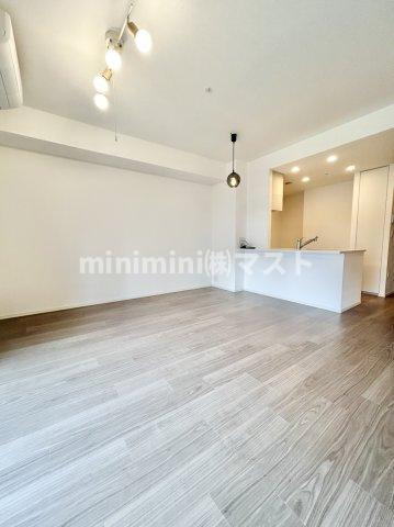 ジオ新町レジデンスの居間・リビング