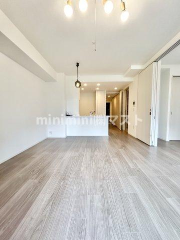 ジオ新町レジデンスの居間・リビング