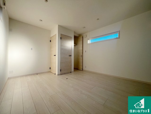 堺市東区北野田　新築一戸建ての洋室|ナチュラル感のある洋室は、自分好みのインテリアが楽しめます♪ご家族とインテリアや家具を選びに行くのは新築購入時の醍醐味の一つです。ぜひお楽しみください♪