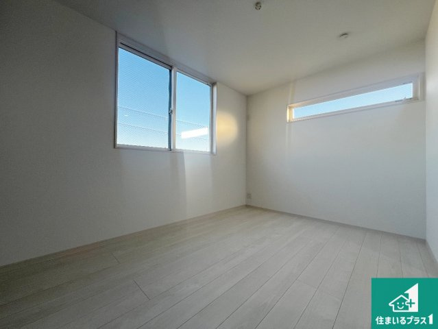 堺市東区北野田　新築一戸建ての洋室|収納スペースが充実しているので子供の成長に合わせてたくさん収納ができます！家族構成に合わせた様々な活用ができる収納！