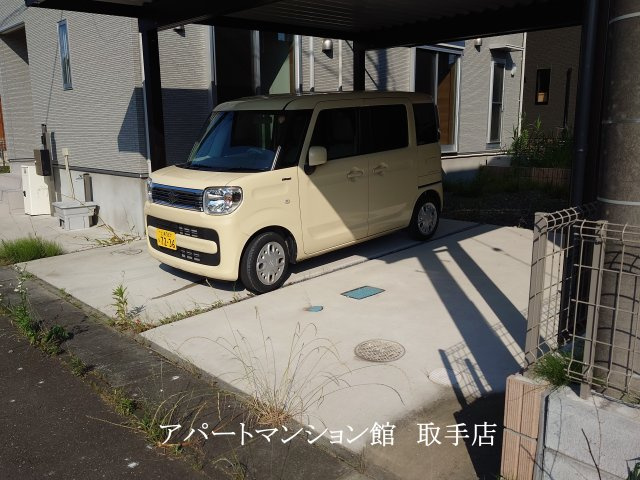 桜が丘4丁目戸建の駐車場