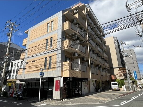 ウイニング・パラ江坂の外観