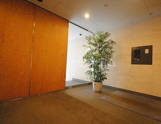 ガーデン板橋氷川町のエントランス