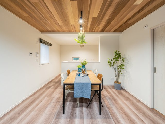 【ダイニング】