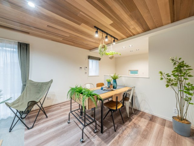 【ダイニング】