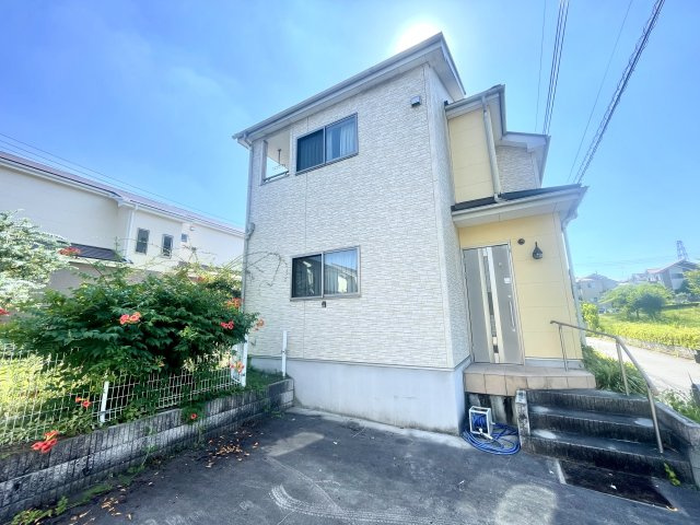 全部屋南向き☆庭付き中古建ての外観