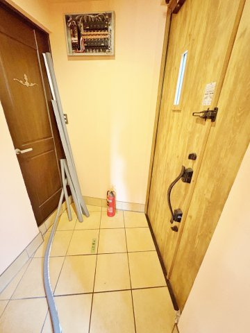 斎木ビルの玄関