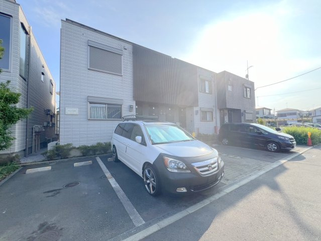メゾン　ド　ステラの駐車場