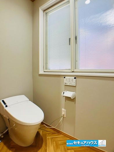 【中古住宅】名古屋市緑区滝ノ水4丁目　のトイレ|■1階洗面脱衣所、トイレ
収納スペース付きです♪