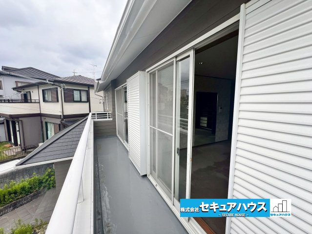 【中古住宅】名古屋市緑区滝ノ水4丁目　のバルコニー|■ベランダ
2つの洋室からベランダに出ることが可能です♪
