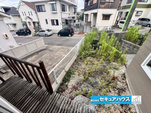 【中古住宅】名古屋市緑区滝ノ水4丁目　の庭|■庭
ガーデニングスペースにしたり、外に物を置くスペースとしてお使いいただけます。