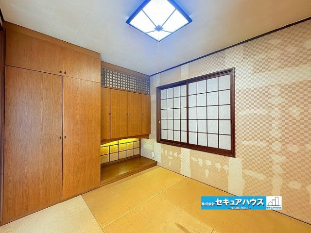 【中古住宅】名古屋市緑区滝ノ水4丁目　のその他|■約4.5帖の和室
和室にも収納スペースが沢山あります。