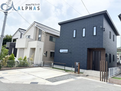 【駐車場】 | 加古川市野口町野口　築浅一戸建て | 並列２台駐車可能♪広々とした駐車スペースの為、駐車がしやすい♪