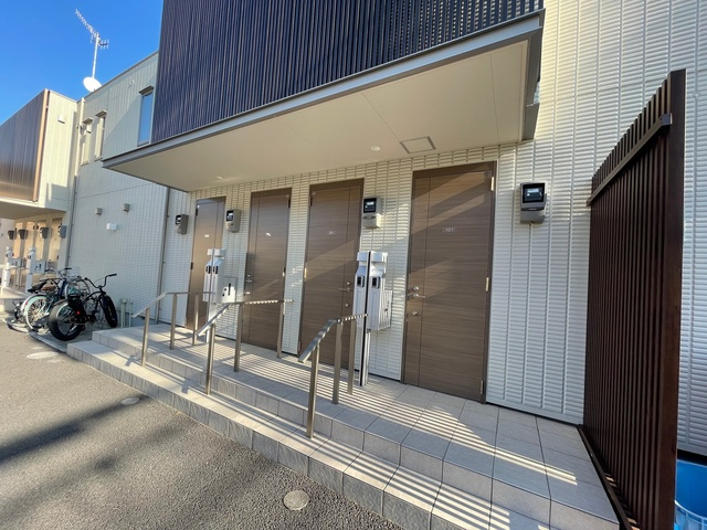 TOMOA　鵠沼海岸のエントランス