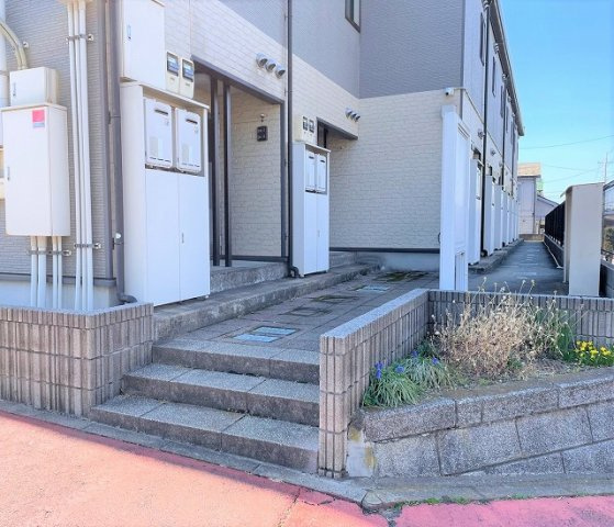 レオパレスK2のエントランス|画像8