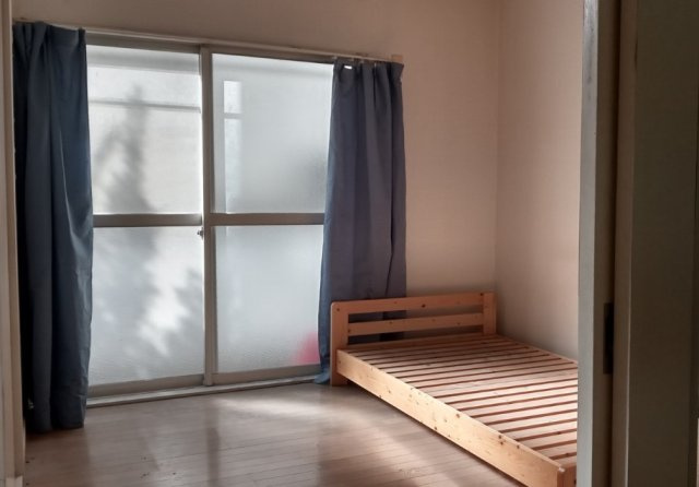 柏市旭町４丁目のアパートの居間・リビング