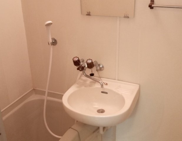 柏市旭町４丁目のアパートの洗面所