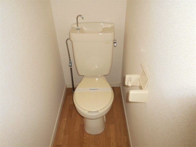 柏市旭町４丁目のアパートのトイレ