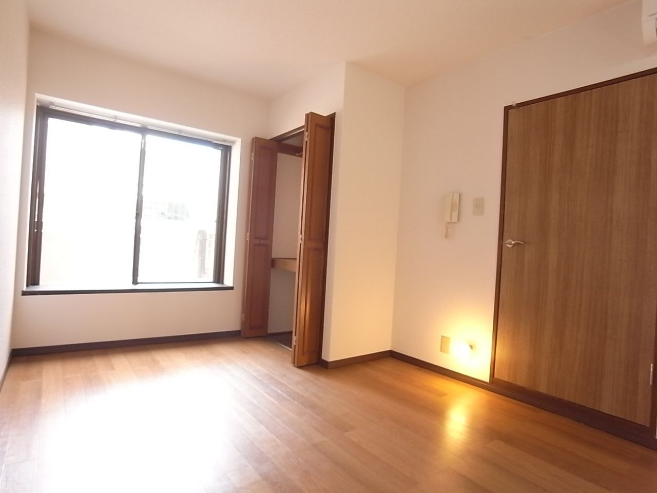 城西ハイツの居間・リビング